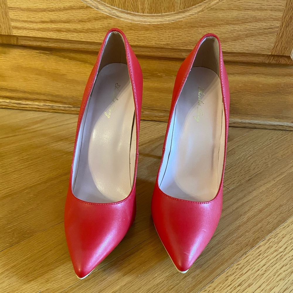 Red Pumps
